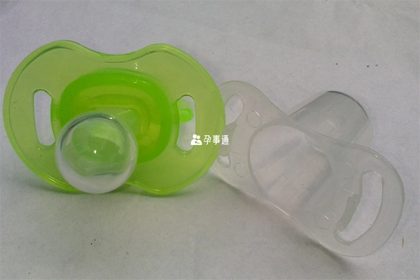 寶寶使用不適合的奶嘴會有影響
