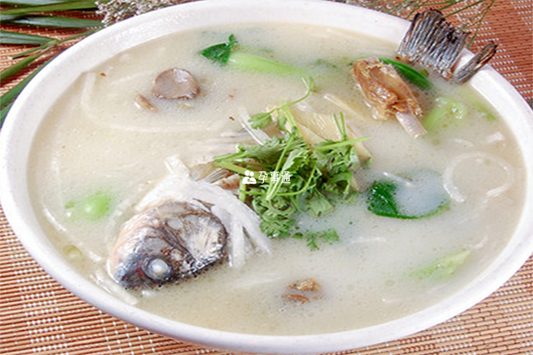產後吃鯽魚湯有下奶的效果
