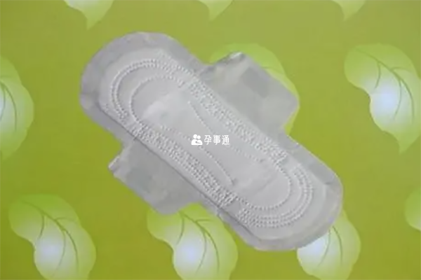 枕頭下面放衛生巾不靈