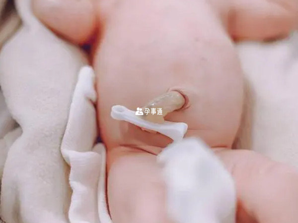 奶粉餵養也會攢肚子